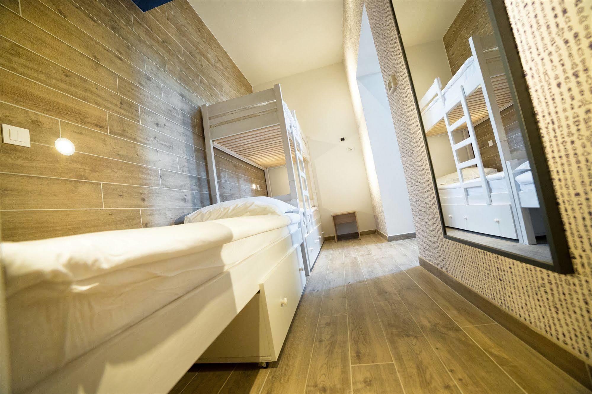 Hostel Link Lovran Εξωτερικό φωτογραφία